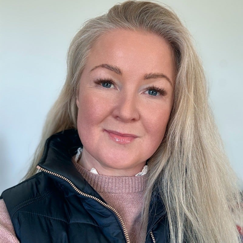 Toni Selvli (Sales Mgr)